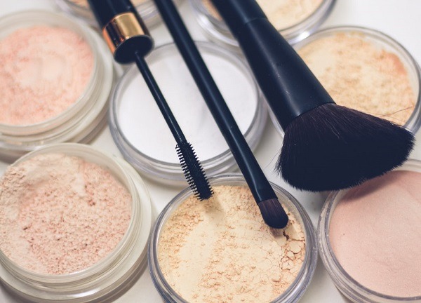 Loose powder foundation