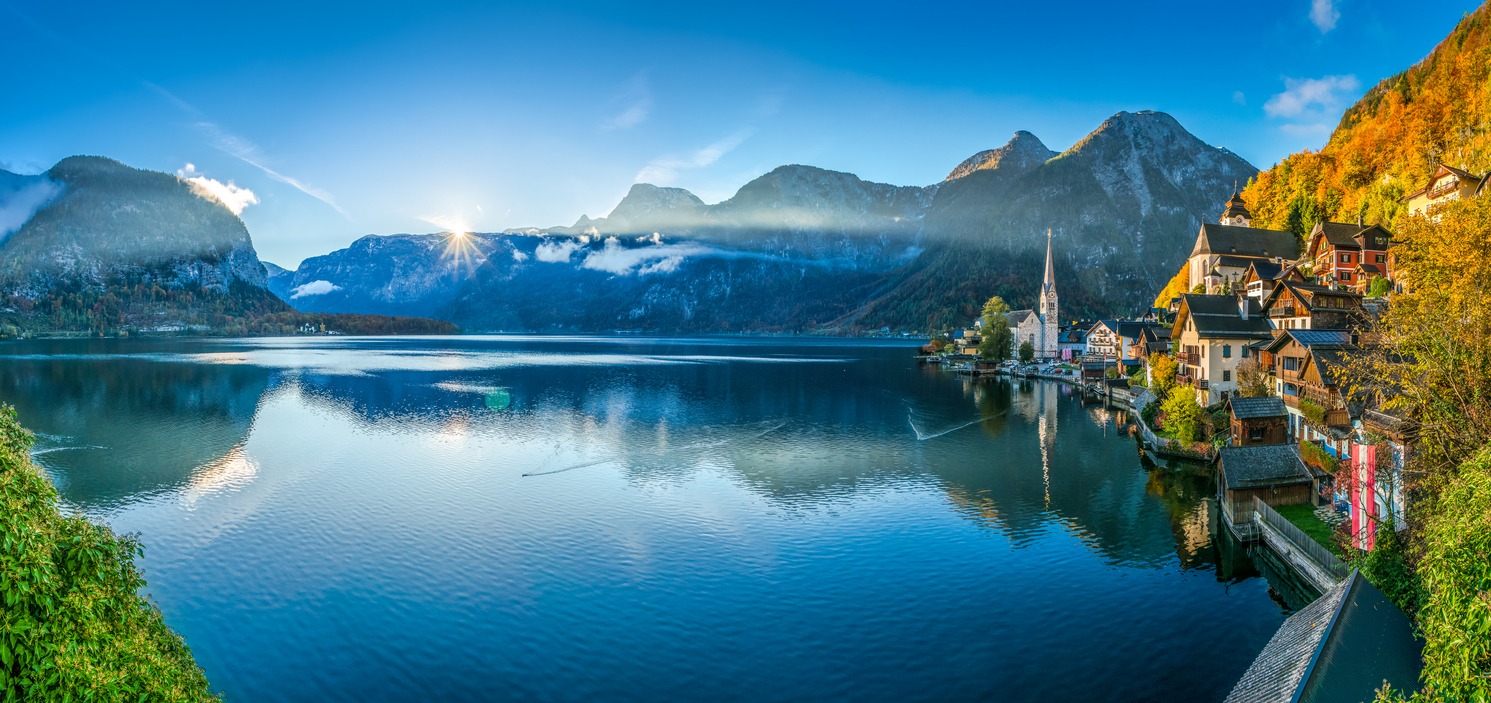 Sunrise in Hallstatt mountain village with Hallstatter See in fall
