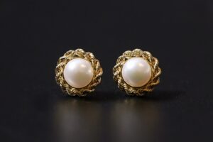 Vintage Glamour Style Earrings | The Glamorous Woman