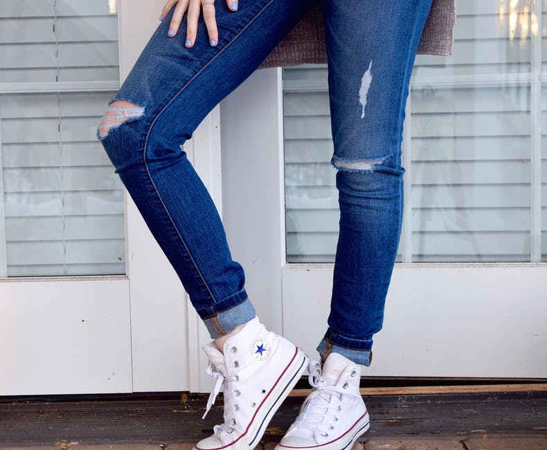 Blue Jeans and white Converse