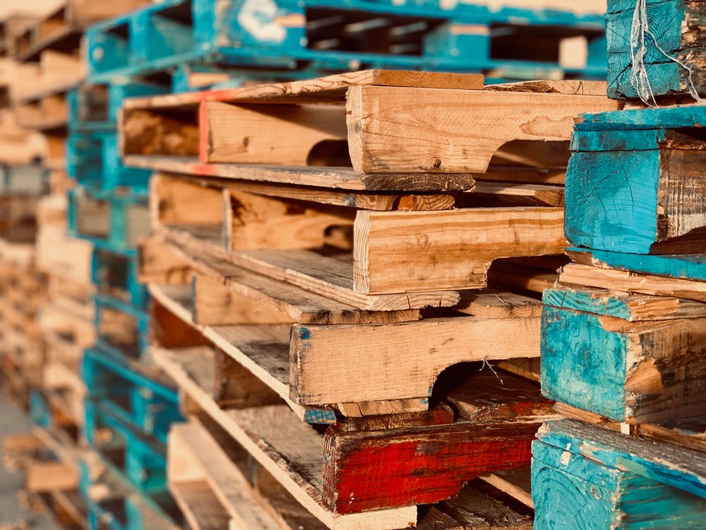 Seven reason why wood is the best choice for automotive industry pallets
