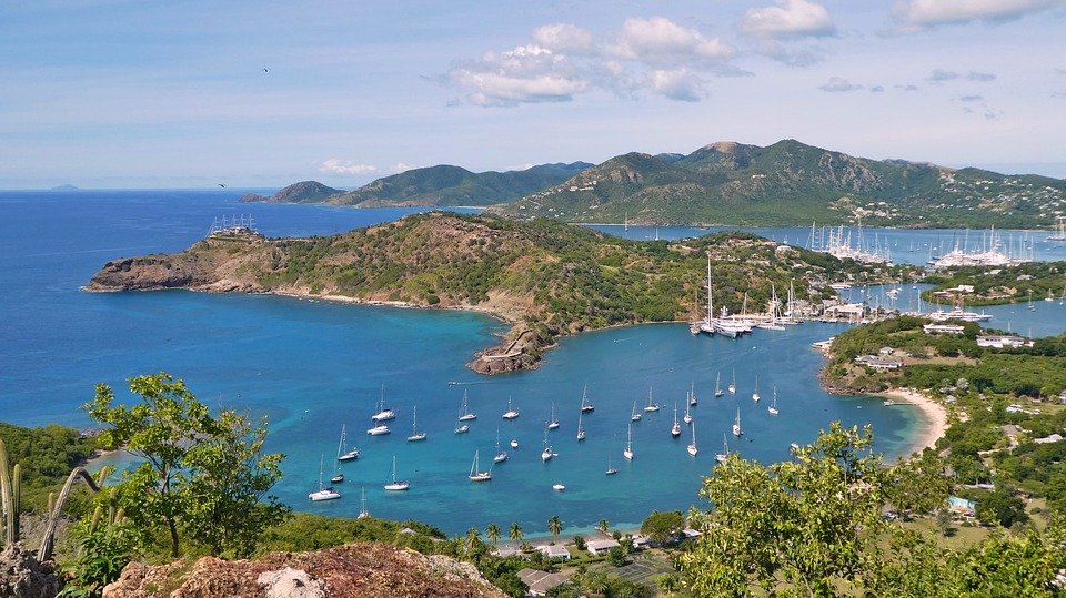 5 Glamorous Places for High-End Luxury Property Investments in Antigua