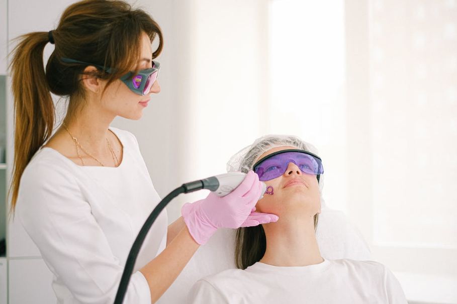 facial treatment with laser procedure