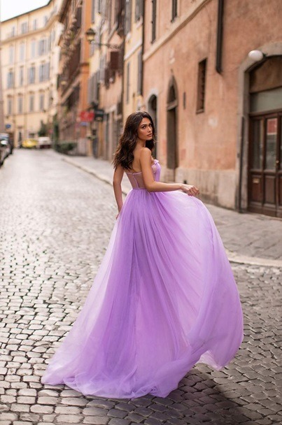 The Best Evening Dress Trends for 2021 Wedding Guests