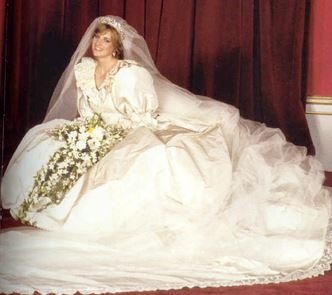 Princess Diana wearing her wedding dress