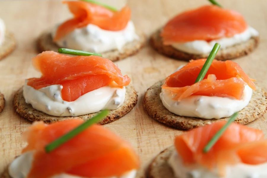 salmon canape hors d'oeuvres