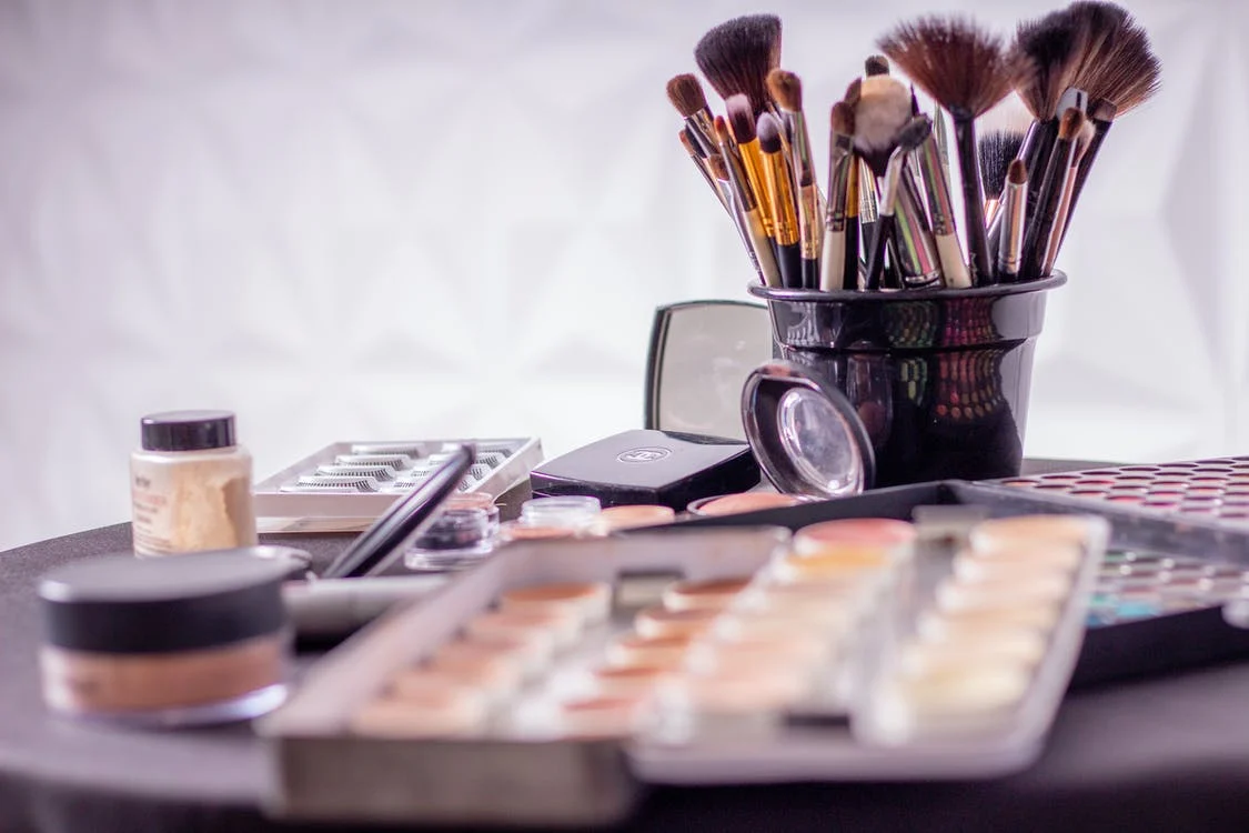 What Should You Know About Bismuth Oxychloride and Makeup